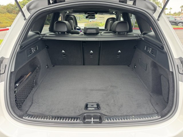 New 2026 Polar White Mercedes-Benz GLC 300 image 6