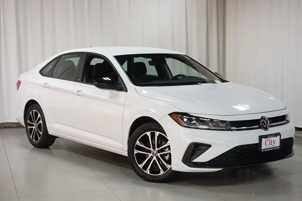 Certified Used 2025 Pure White Volkswagen 1.5T Sport image 5
