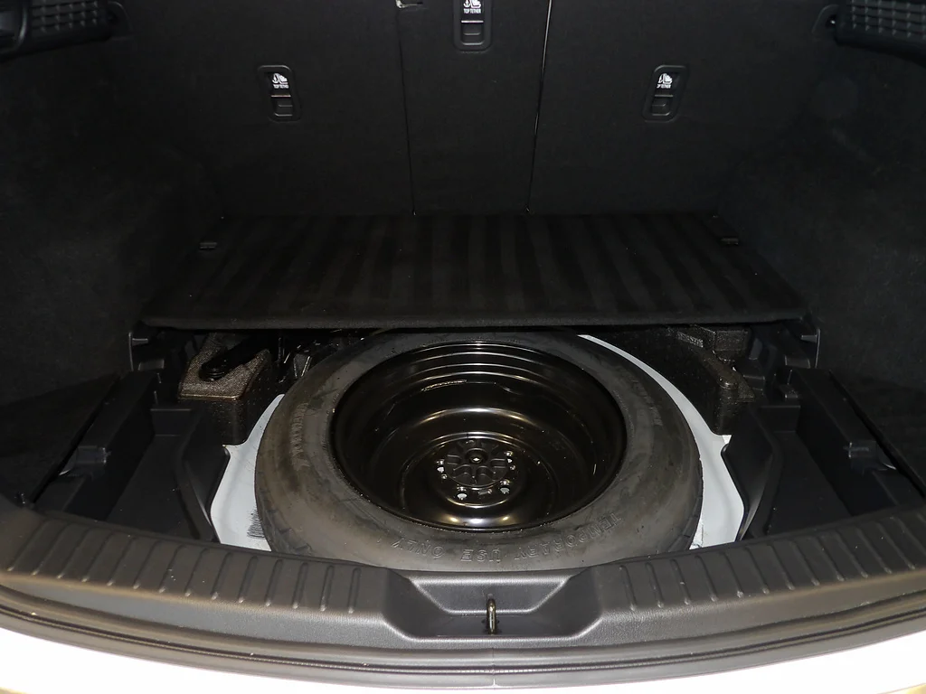 Certified Used 2024 Rhodium White Metallic Mazda 2.5 S Preferred image 18
