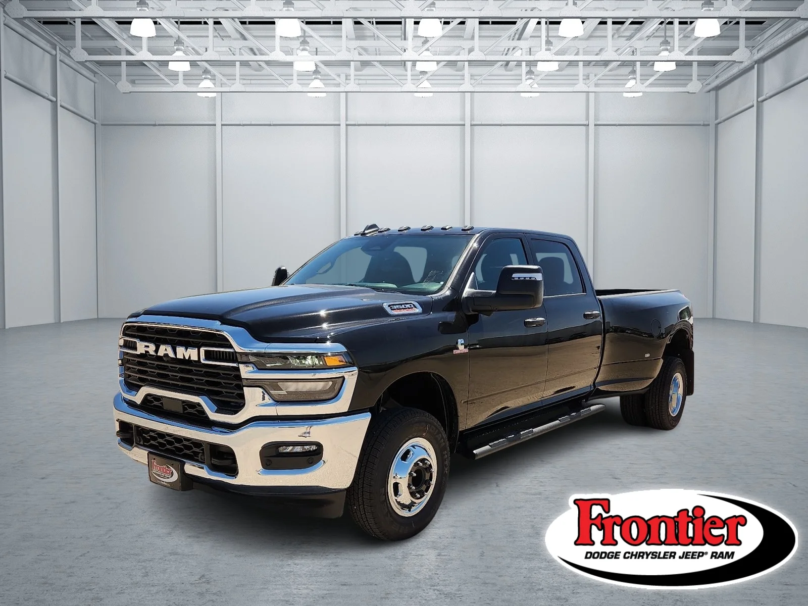 New 2026 Diamond Black Crystal Pearl-Coat  Paint Ram TRADESMAN CREW CAB 4X4 8