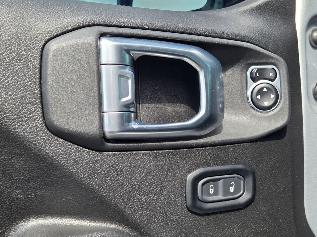 Used 2023 Silver Jeep Willys image 21