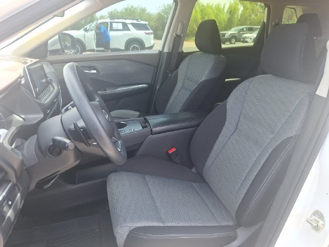 Used 2023 White Nissan SV image 10