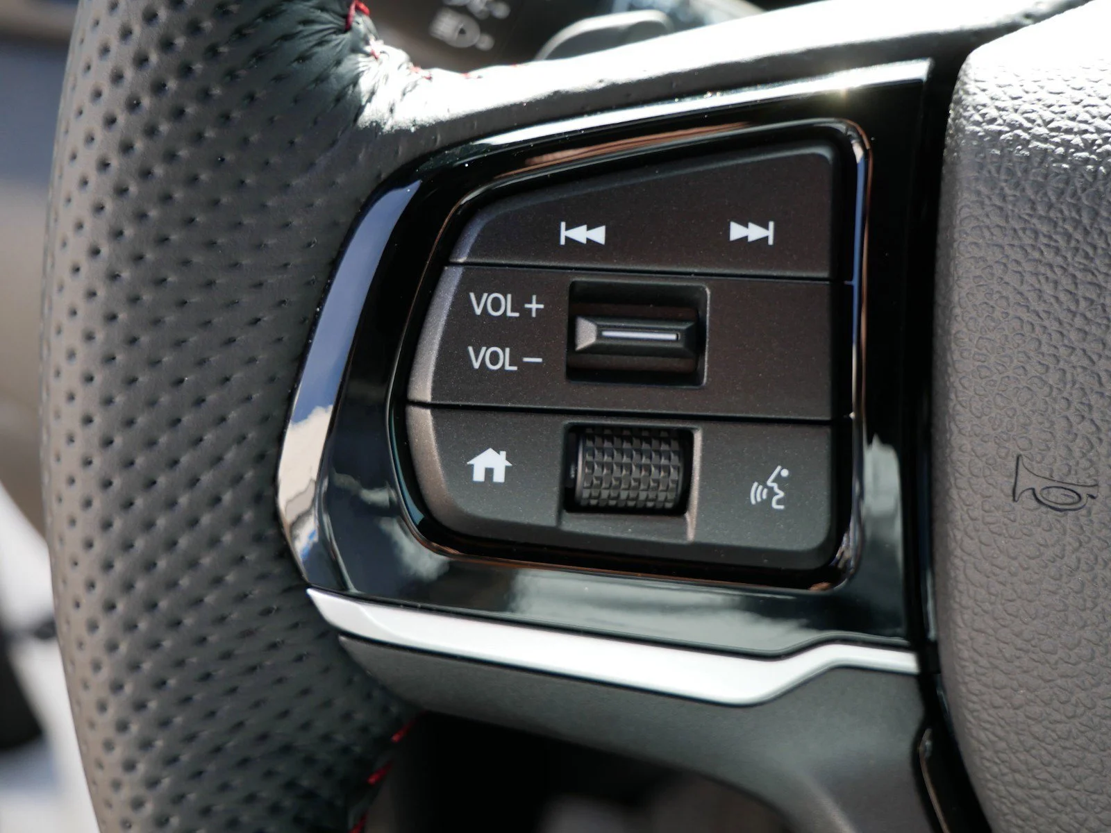 New 2026 Sonic Gray Pearl Honda Black Edition image 14