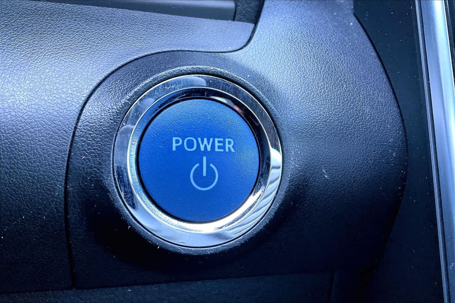 Used 2021 Wind Chill Pearl Toyota Hybrid Limited image 33