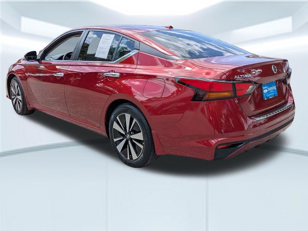 Used 2021 Red Nissan 2.5 SV image 4