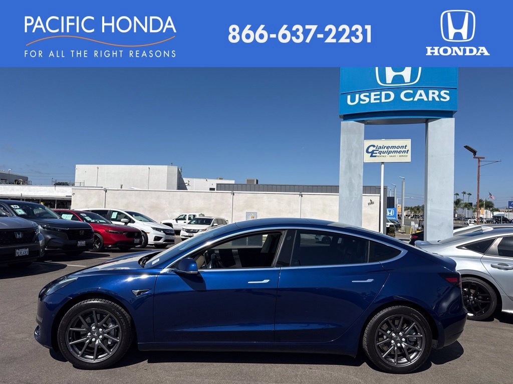 Used 2018 Blue Tesla Long Range image 1