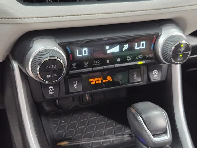 Used 2021 Silver Toyota XLE Premium image 22