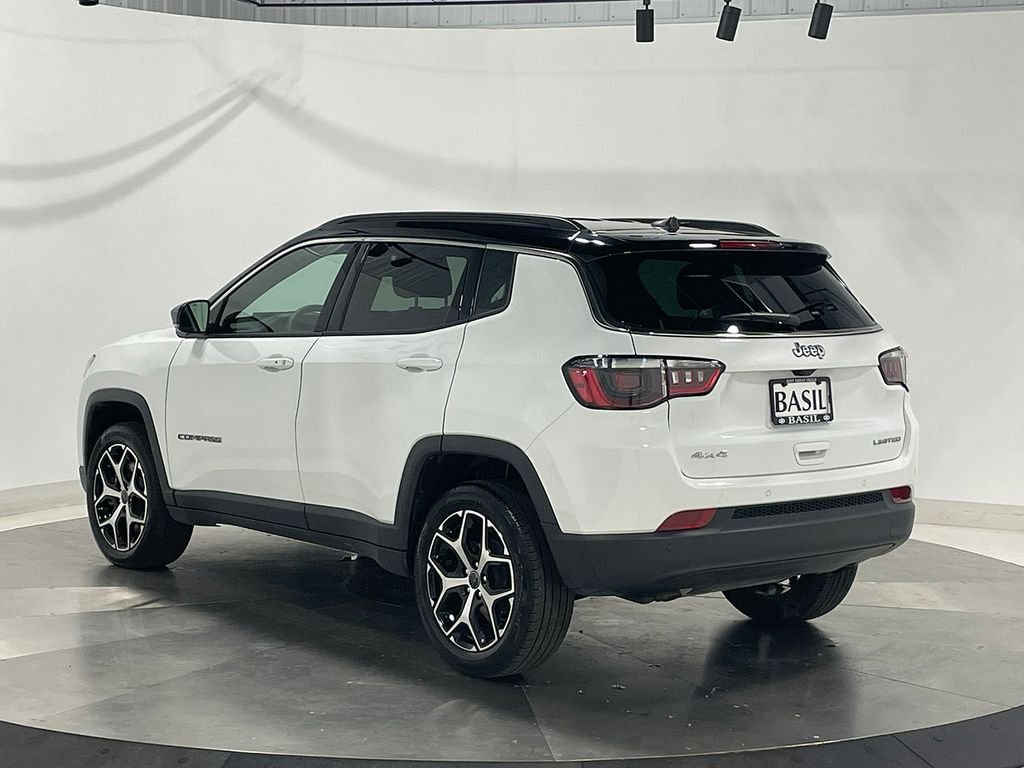 Used 2026 White/off-white Jeep Limited image 15
