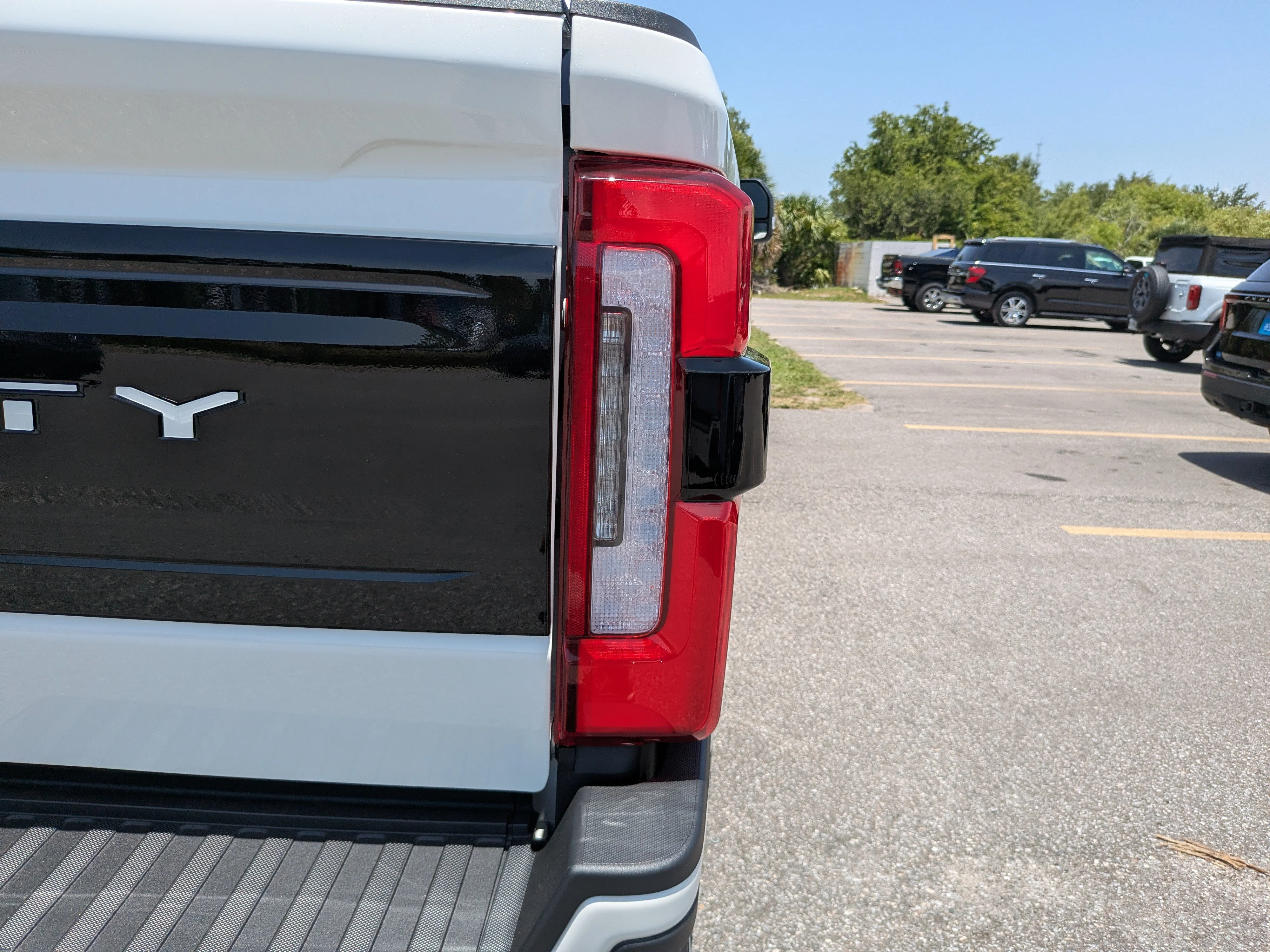 New 2026 Star White Metallic Tri-Coat Ford F-250® Platinum® image 13