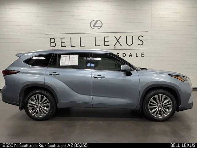 Used 2024  Toyota Platinum image 3