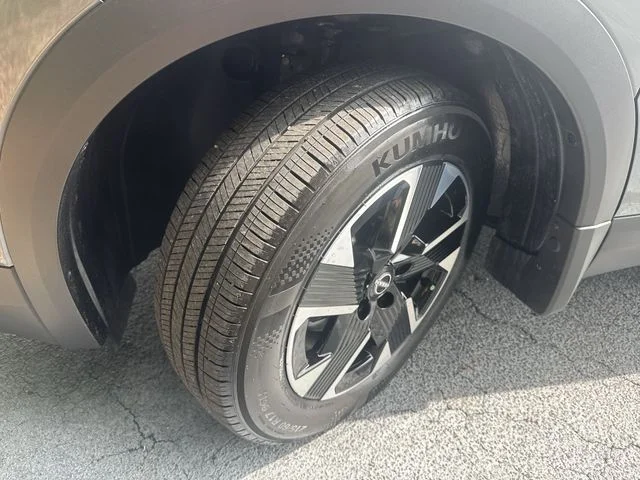 Used 2025 Gray Nissan SV image 32