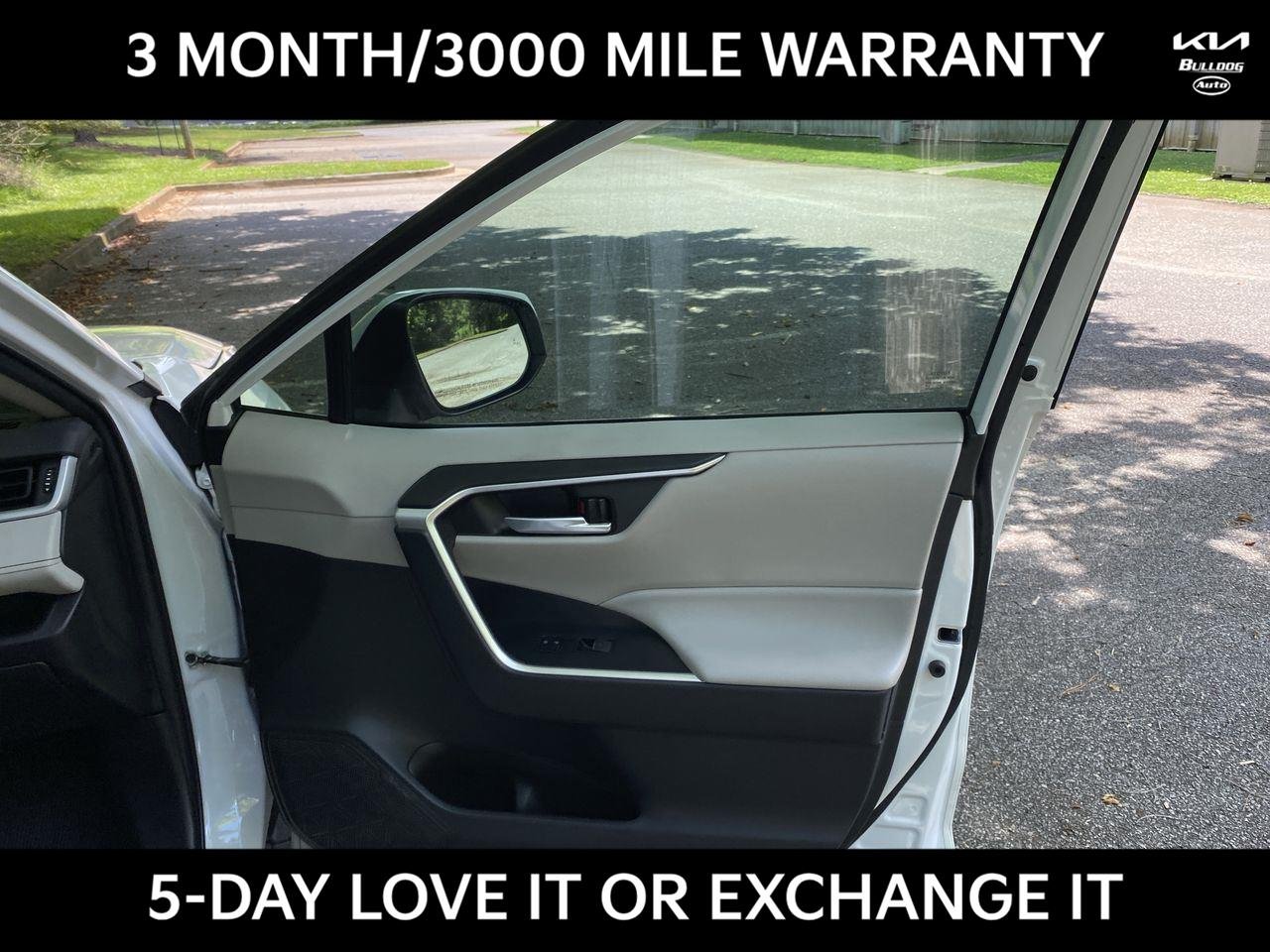 Used 2022 White Toyota XLE image 24
