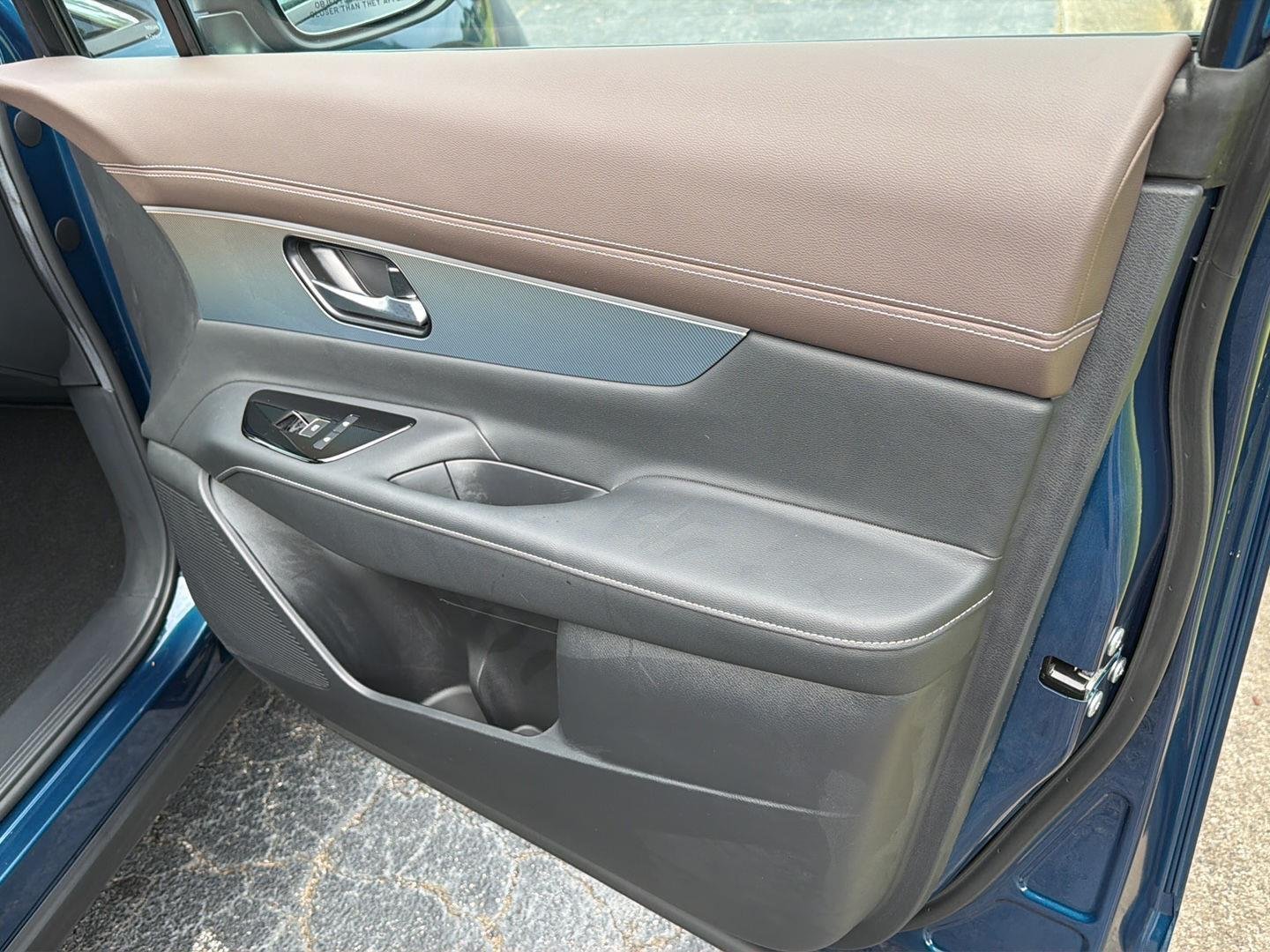 Used 2025 Aurora Blue Pearl Metallic/Super Black Nissan Platinum image 15