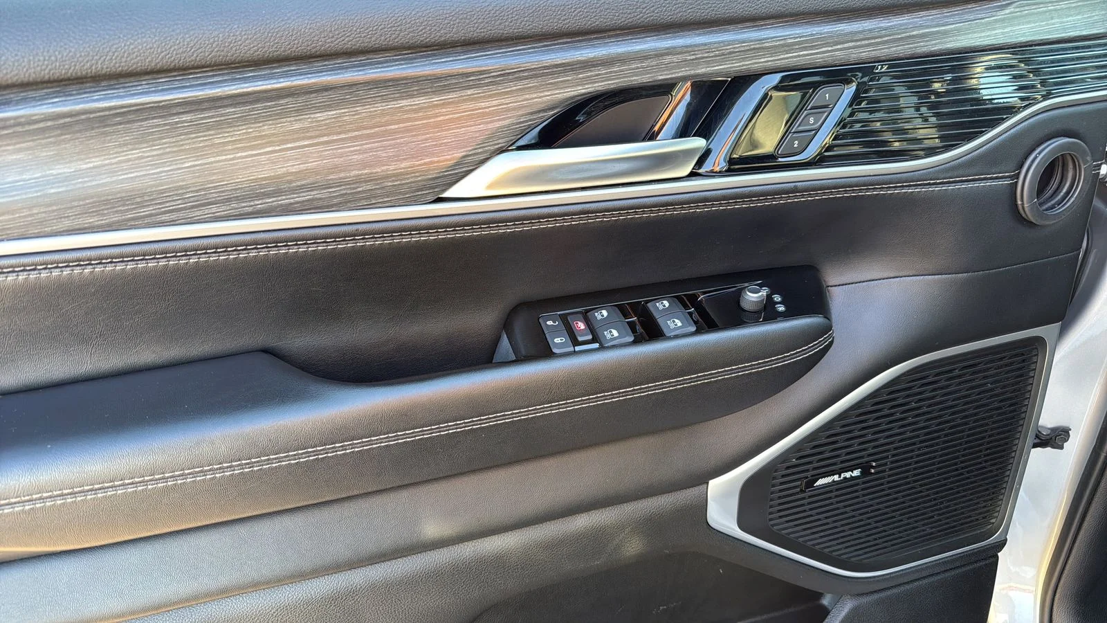 Used 2024 Silver Jeep Series II image 11