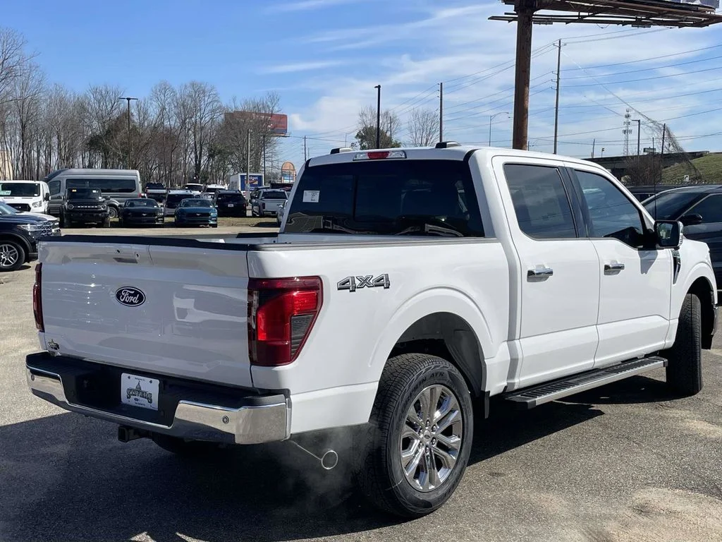 New 2026 Oxford White Ford XLT image 3