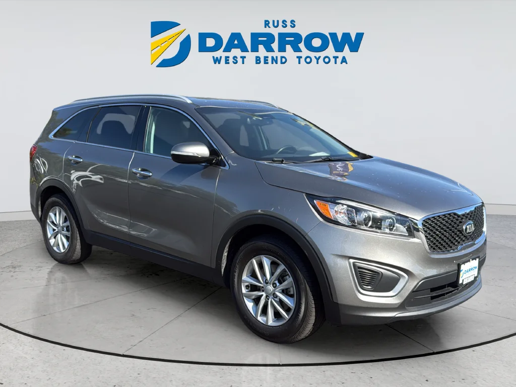 Used 2017 Silver Kia LX image 7