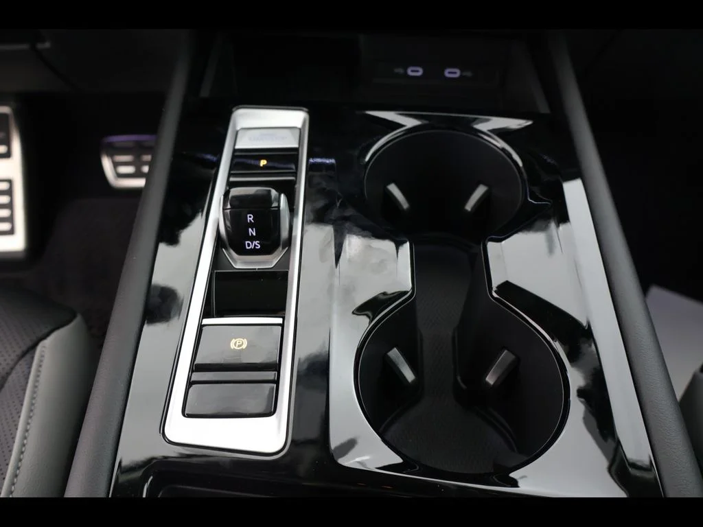New 2026 White/off-white Volkswagen 2.0T Peak Edition image 13