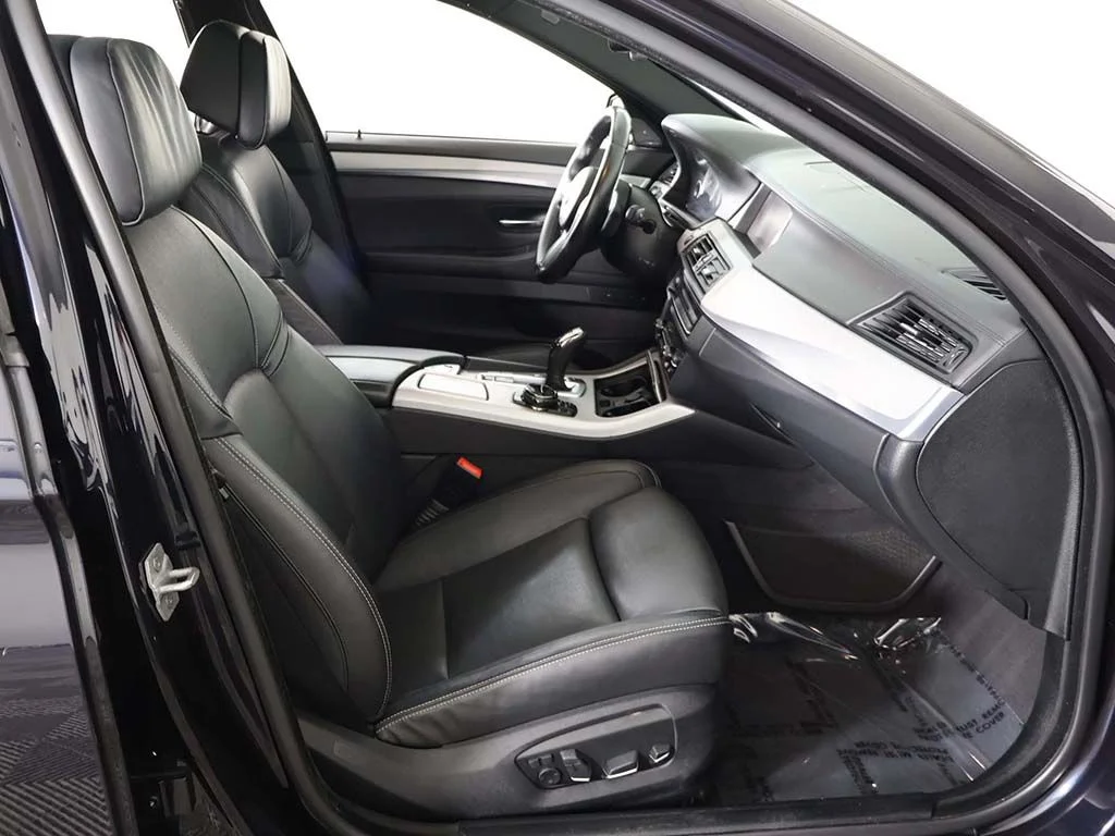 Used 2015 Carbon Black Metallic BMW 550i image 31