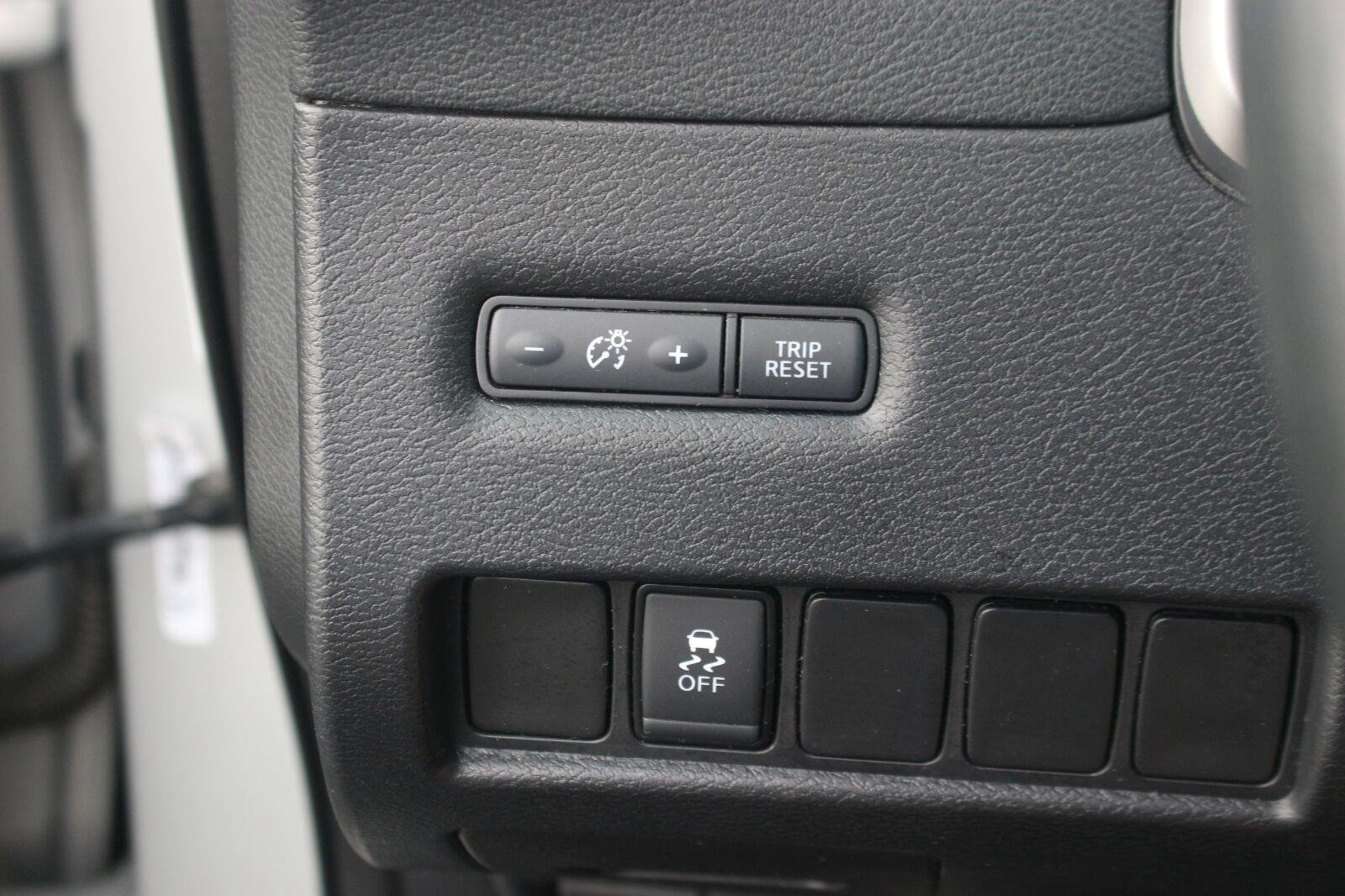 Used 2018 Silver Nissan SV image 28