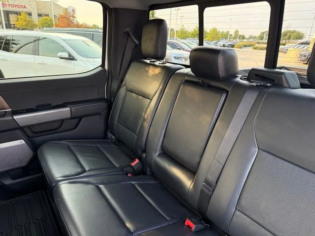 Used 2024 White Metallic Ford Lariat image 33