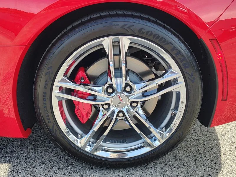 Used 2017 Red Chevrolet Stingray image 13