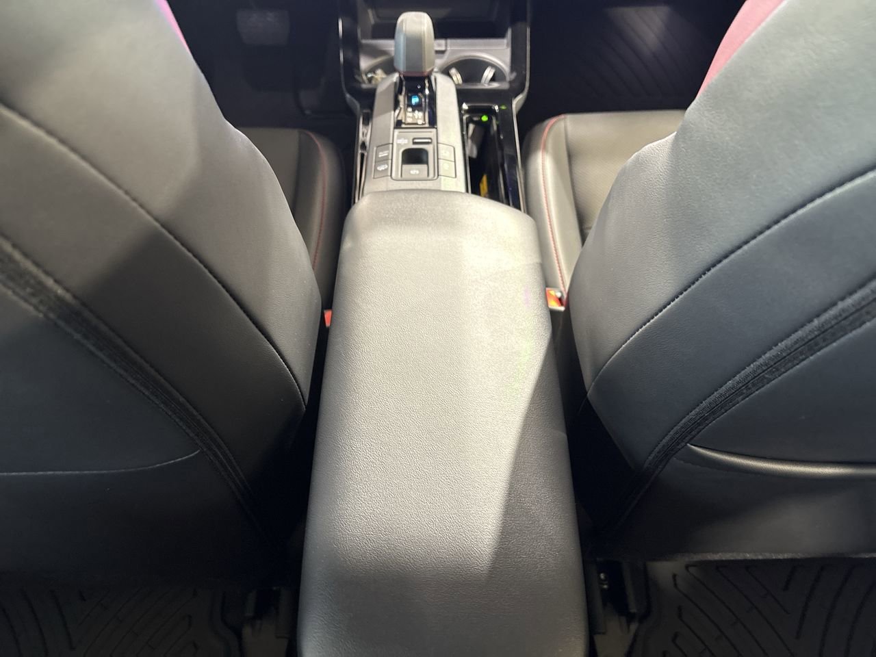 2026 Toyota Prius Plug-in Hybrid XSE - Photo 22