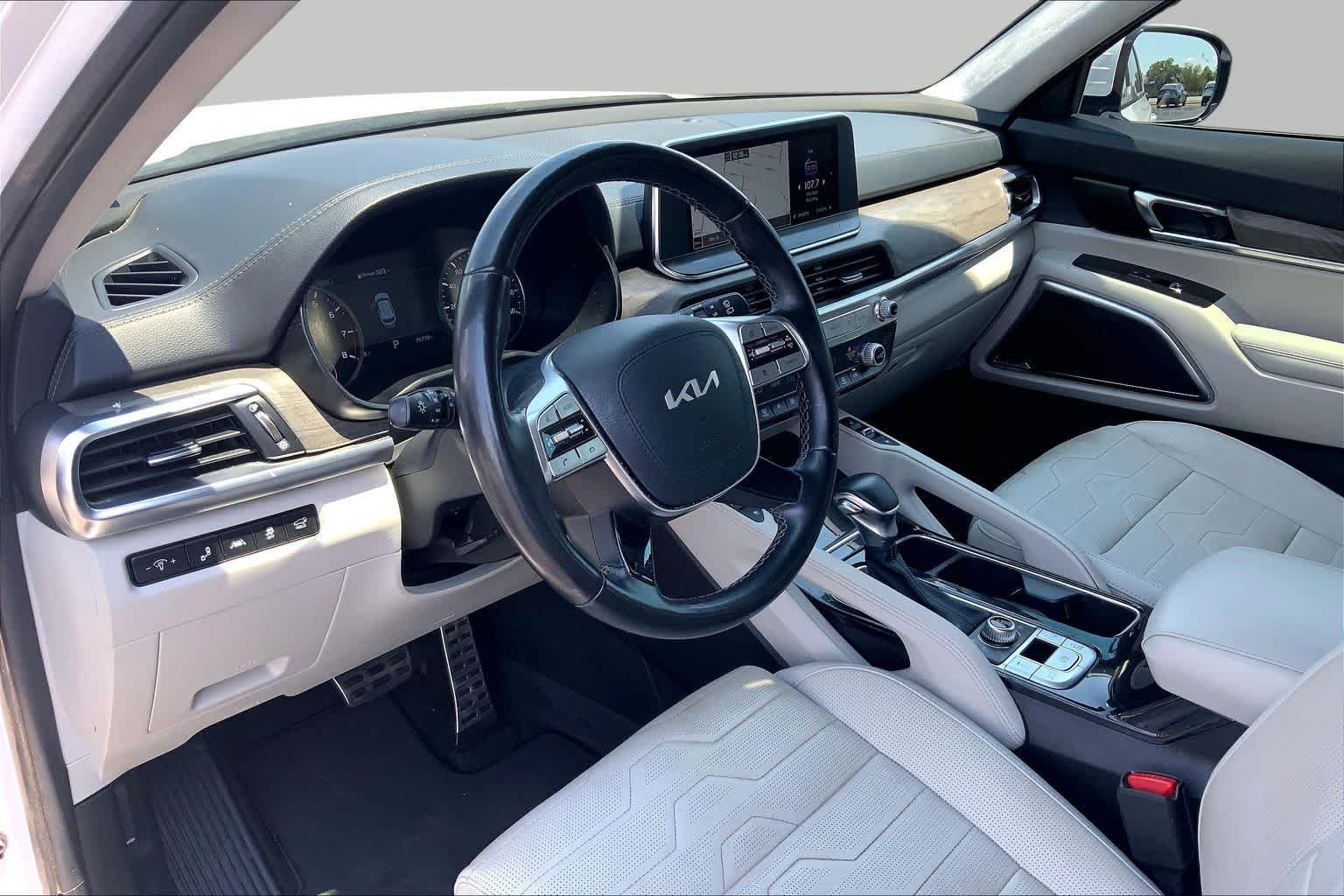 Used 2022 Glacial White Pearl Kia SX image 18