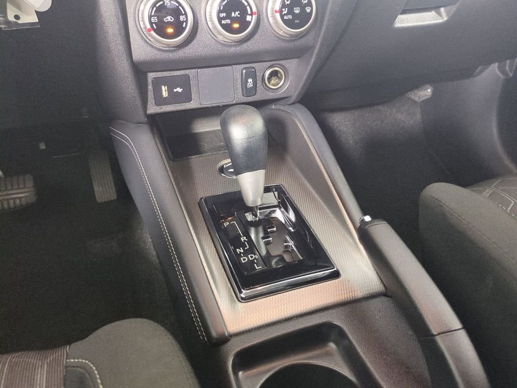 Used 2024  Mitsubishi 2.0 ES image 21