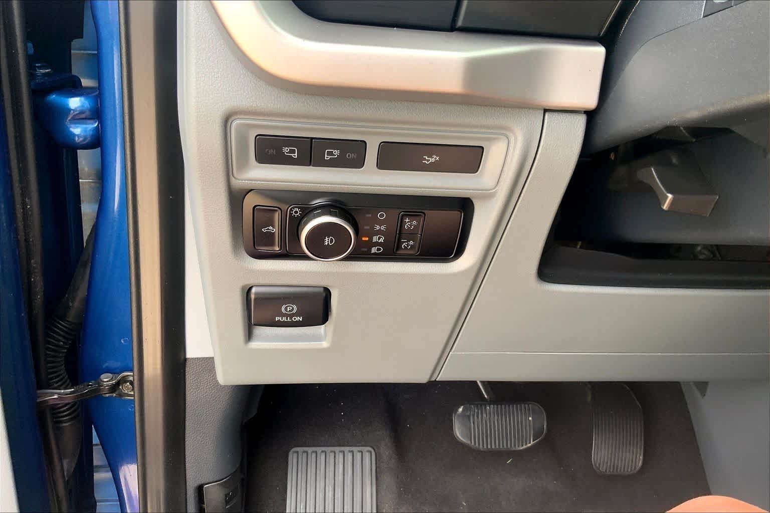 Used 2023 Atlas Blue Ford XLT image 32