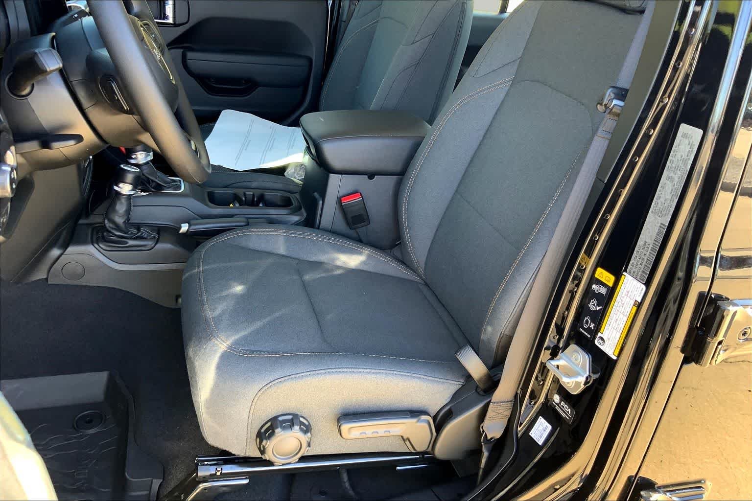 New 2026 Black Clear-Coat Exterior Paint Jeep Sport image 9