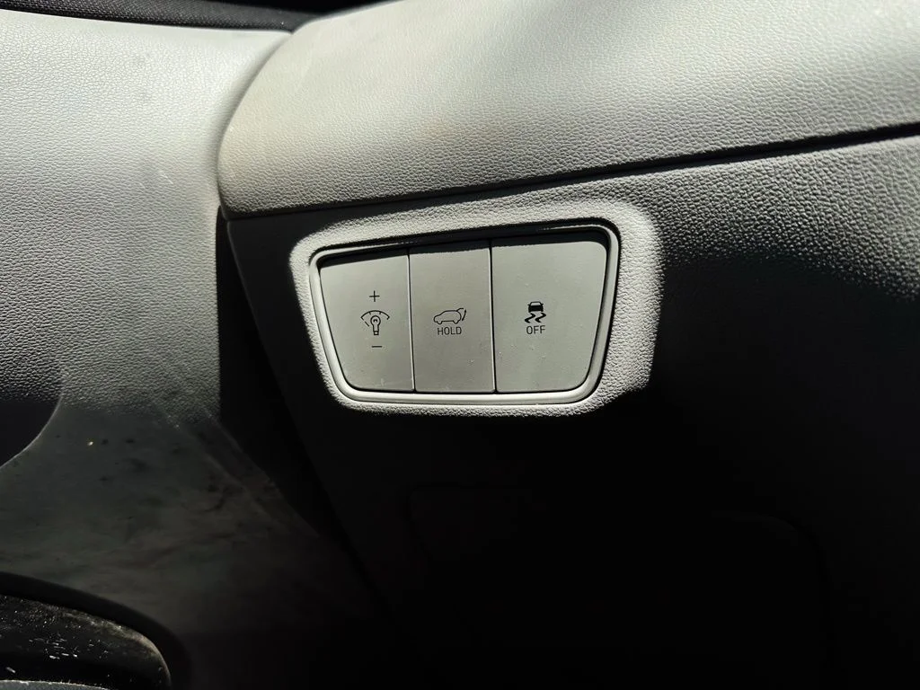 Used 2022 Gray Hyundai SEL image 19