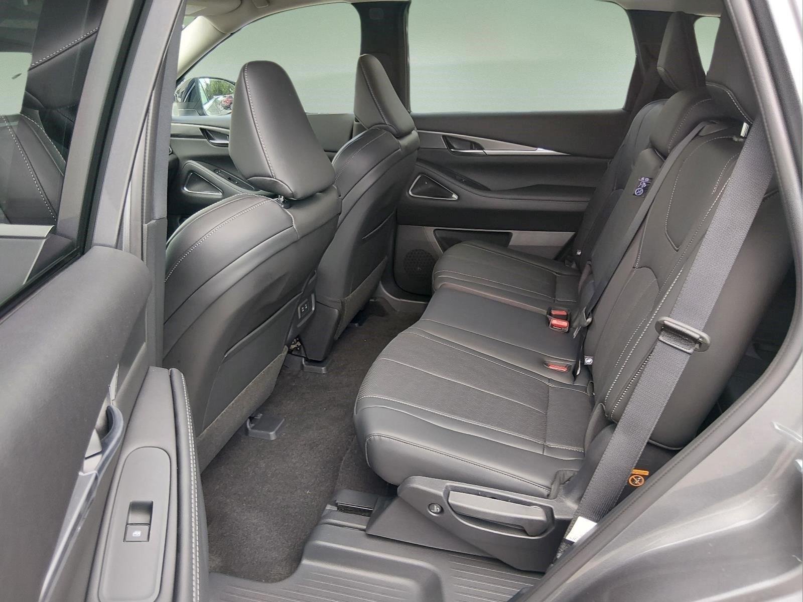 New 2027 GRAPHITE SHADOW INFINITI Luxe AWD image 14