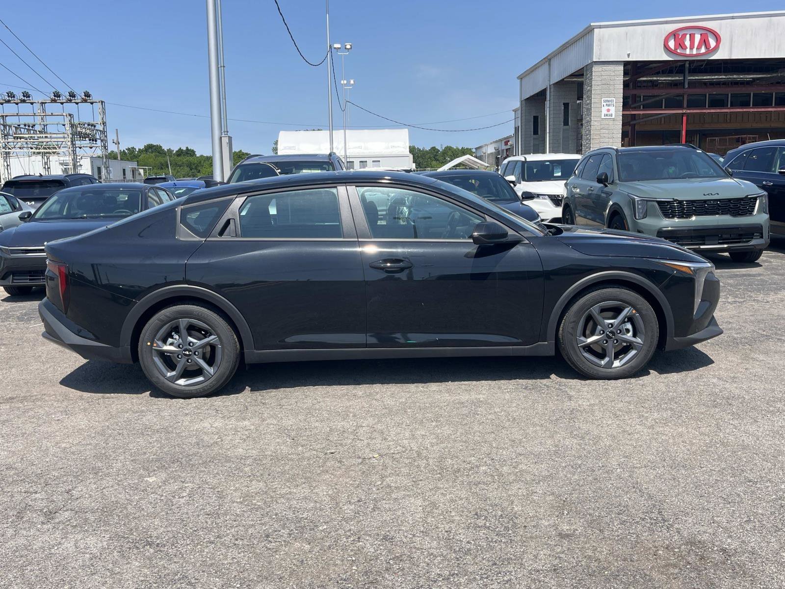 New 2026 Aurora Black Pearl Kia LXS image 8
