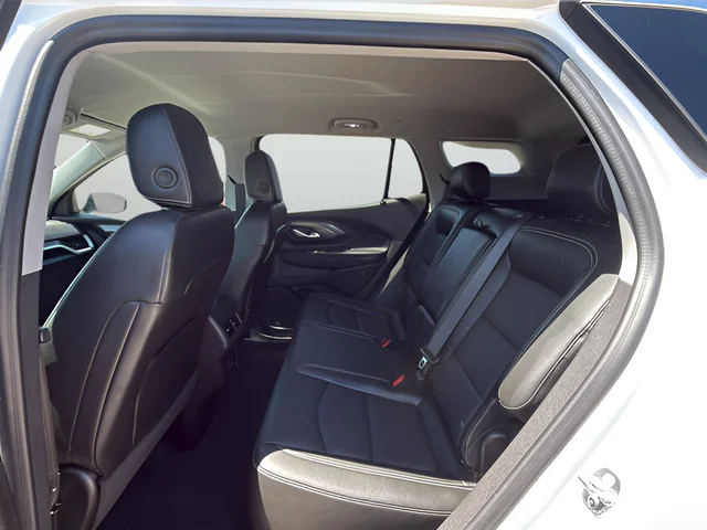 Used 2024 White GMC SLT image 15