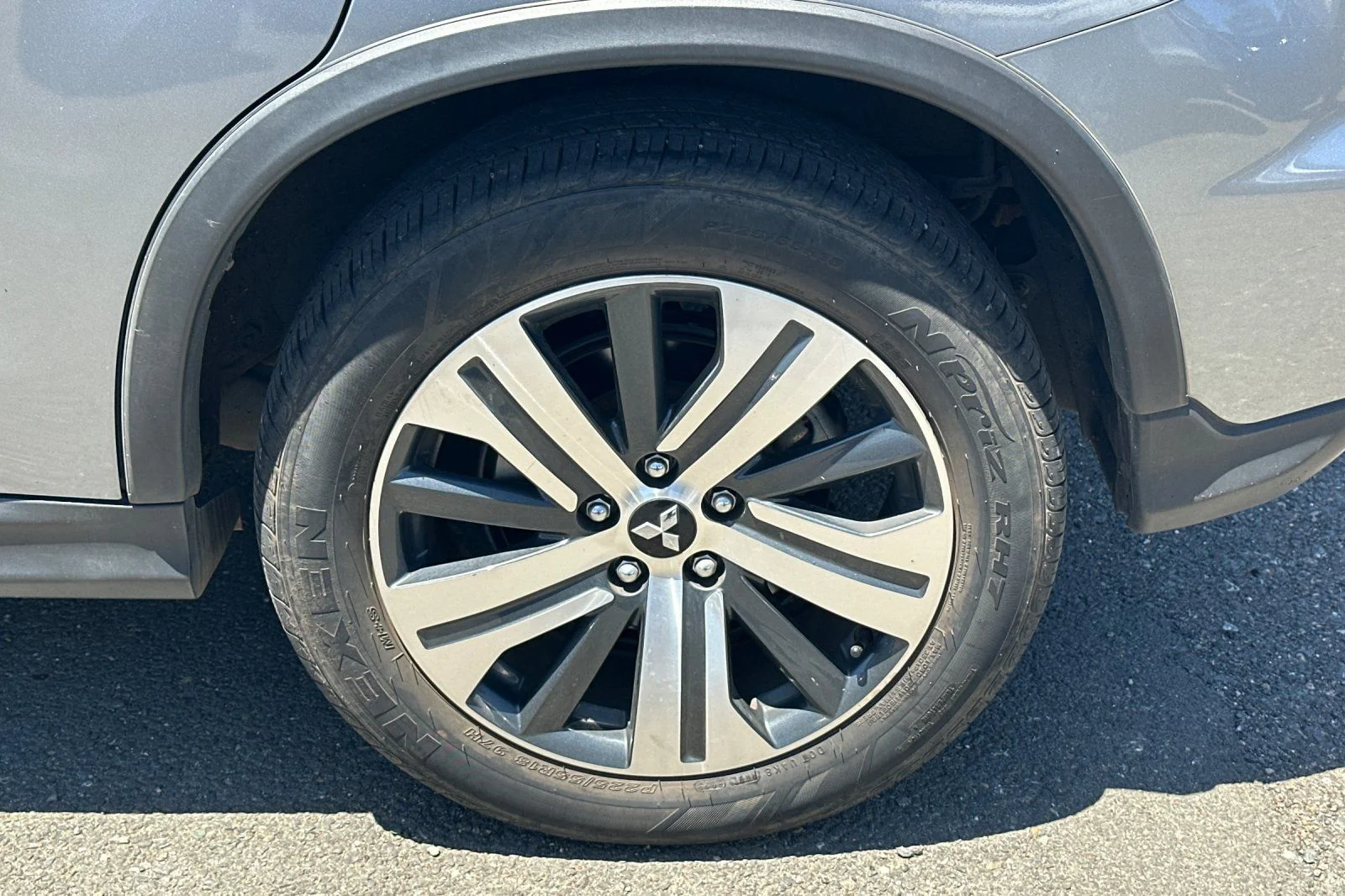 Used 2024  Mitsubishi 2.0 SE image 4