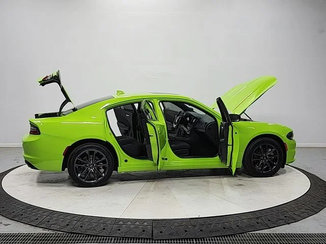 Used 2023 Green Dodge SXT image 16