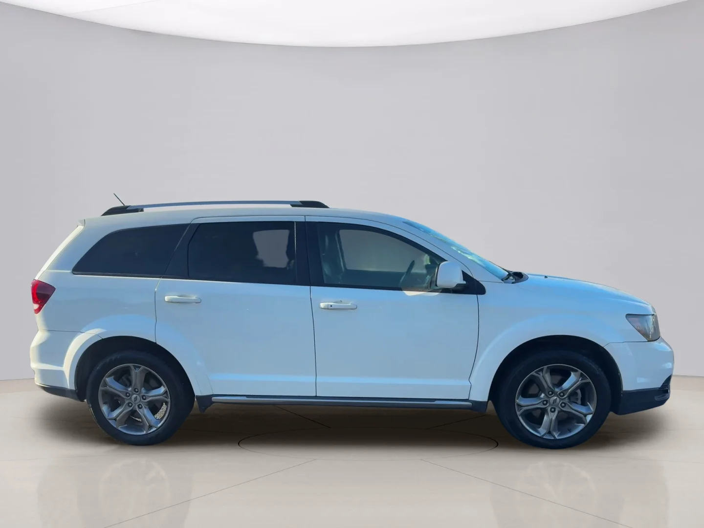 Used 2018 White Dodge CROSSROADS image 6
