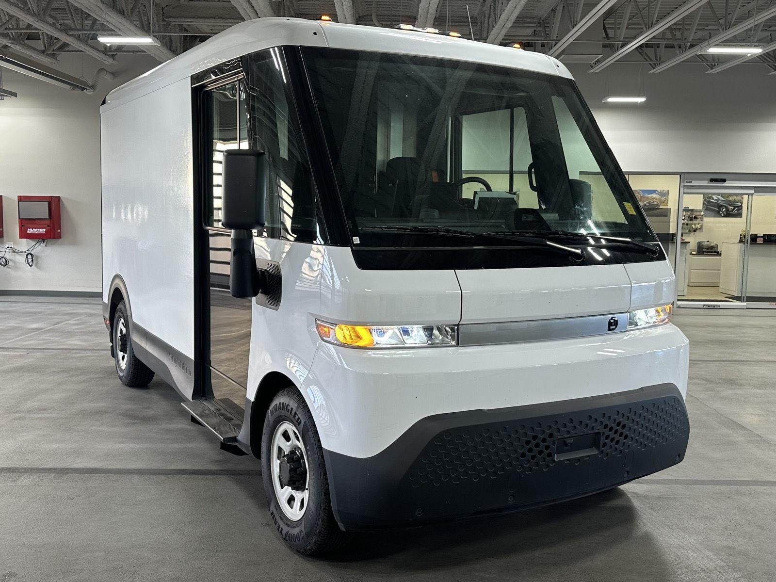 Used 2024 Oyster White BrightDrop  image 10