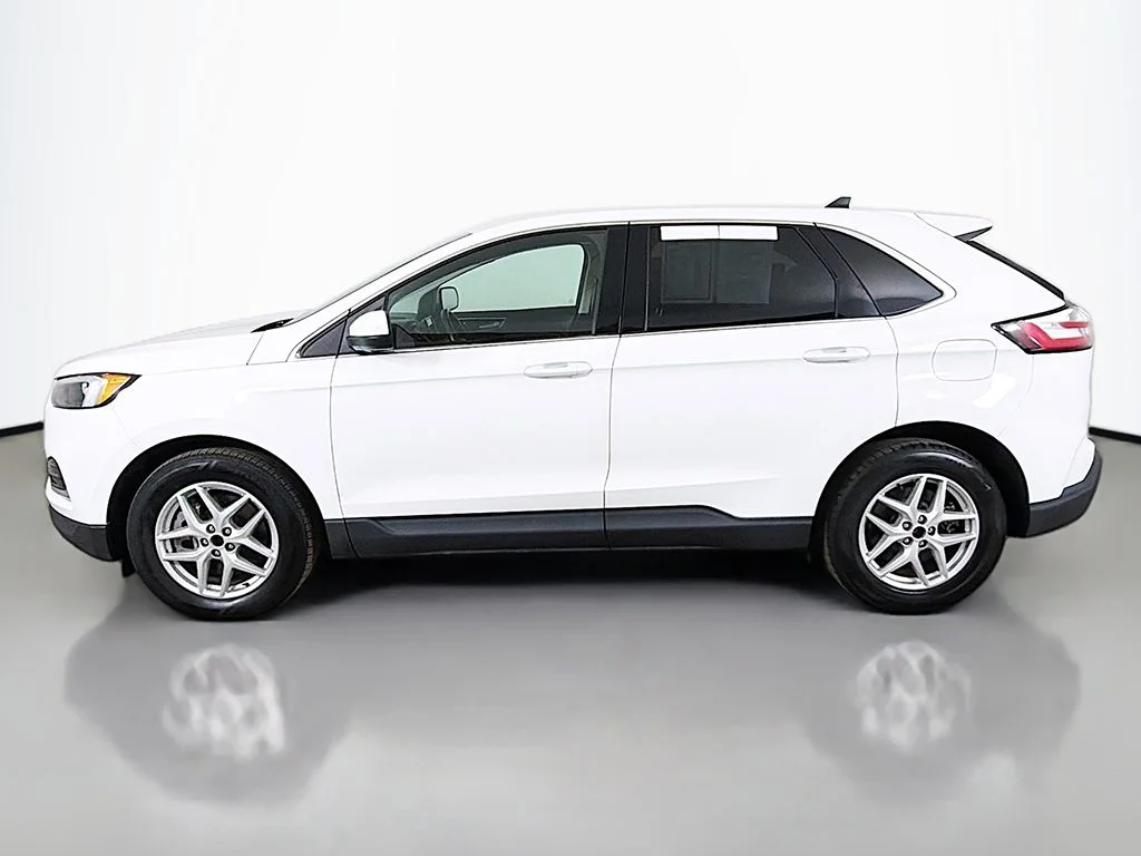 Used 2023 Oxford White Ford SEL image 13