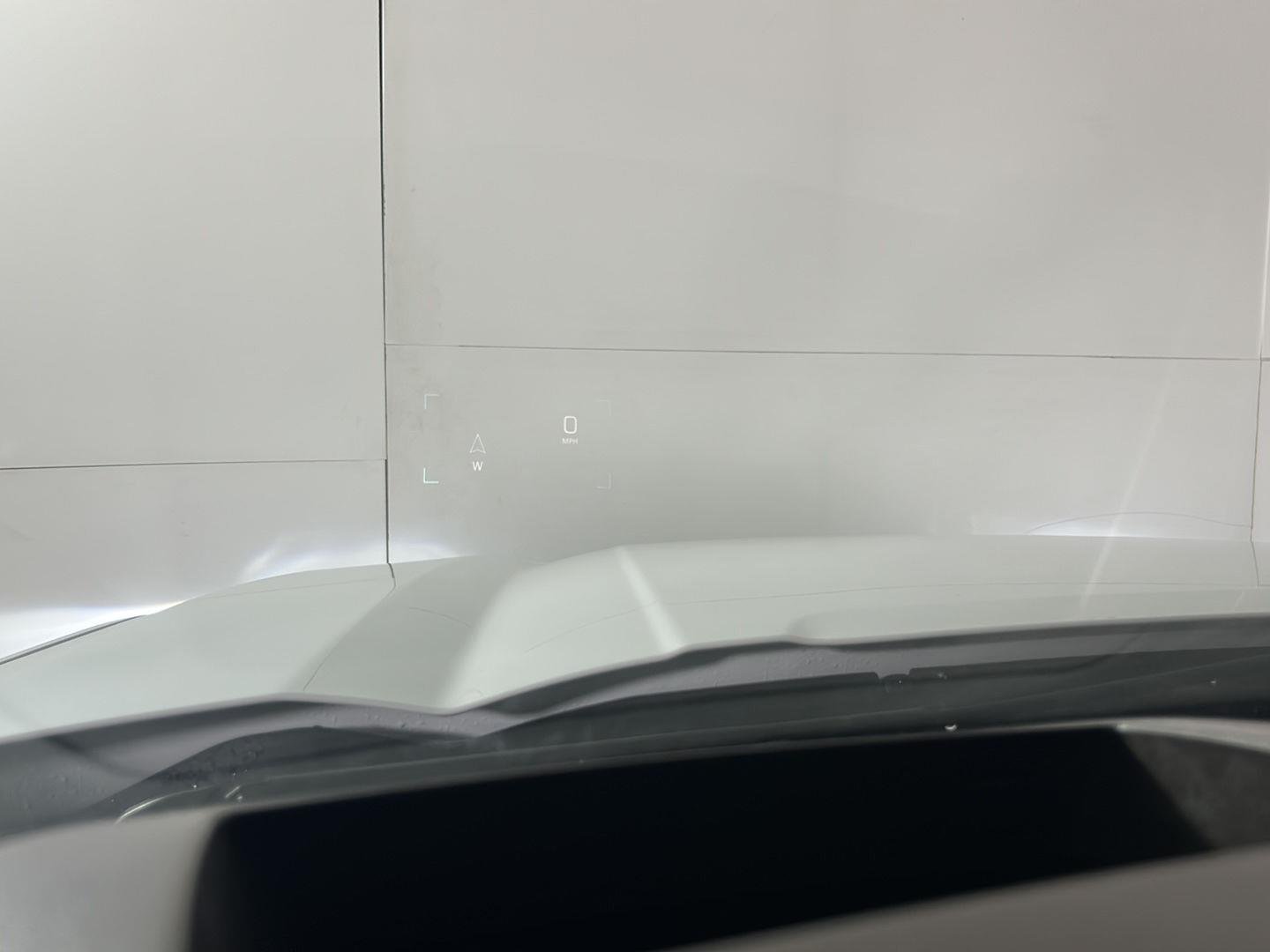 Used 2024 White Frost Tricoat GMC Denali image 27