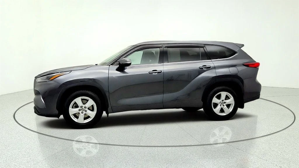 Used 2021 Magnetic Gray Metallic Toyota LE AWD image 8