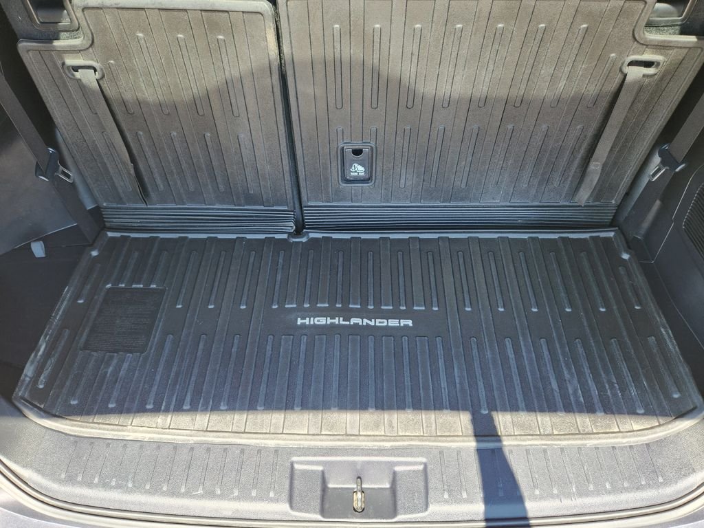Used 2021 Gray Toyota LE image 19
