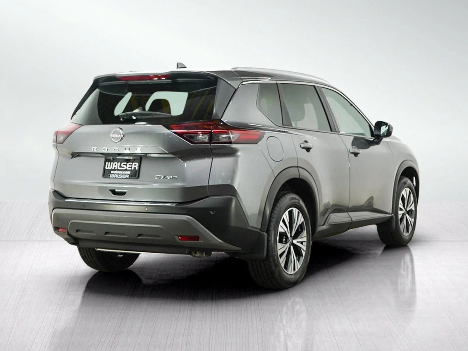 Used 2023 Gun Metallic Nissan SV image 5