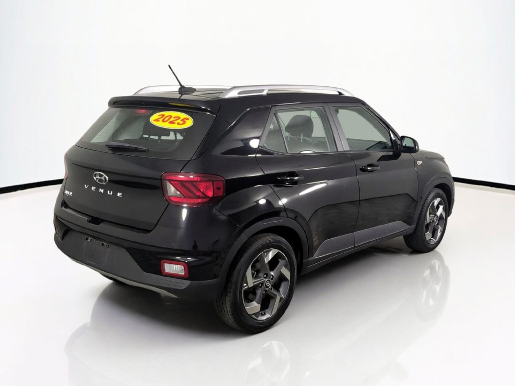 2025 Hyundai Venue SEL - Photo 6