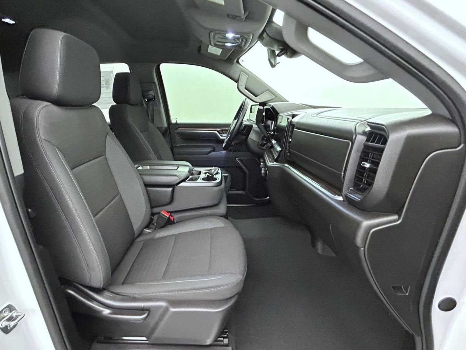 Used 2024 White Chevrolet LT image 15