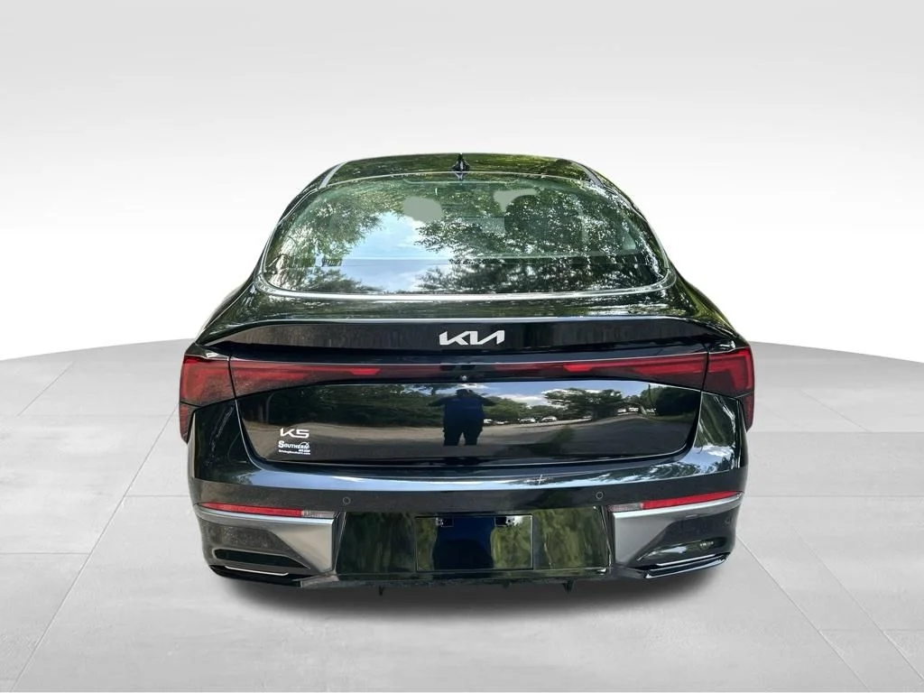 Used 2026 Black Kia LXS image 4
