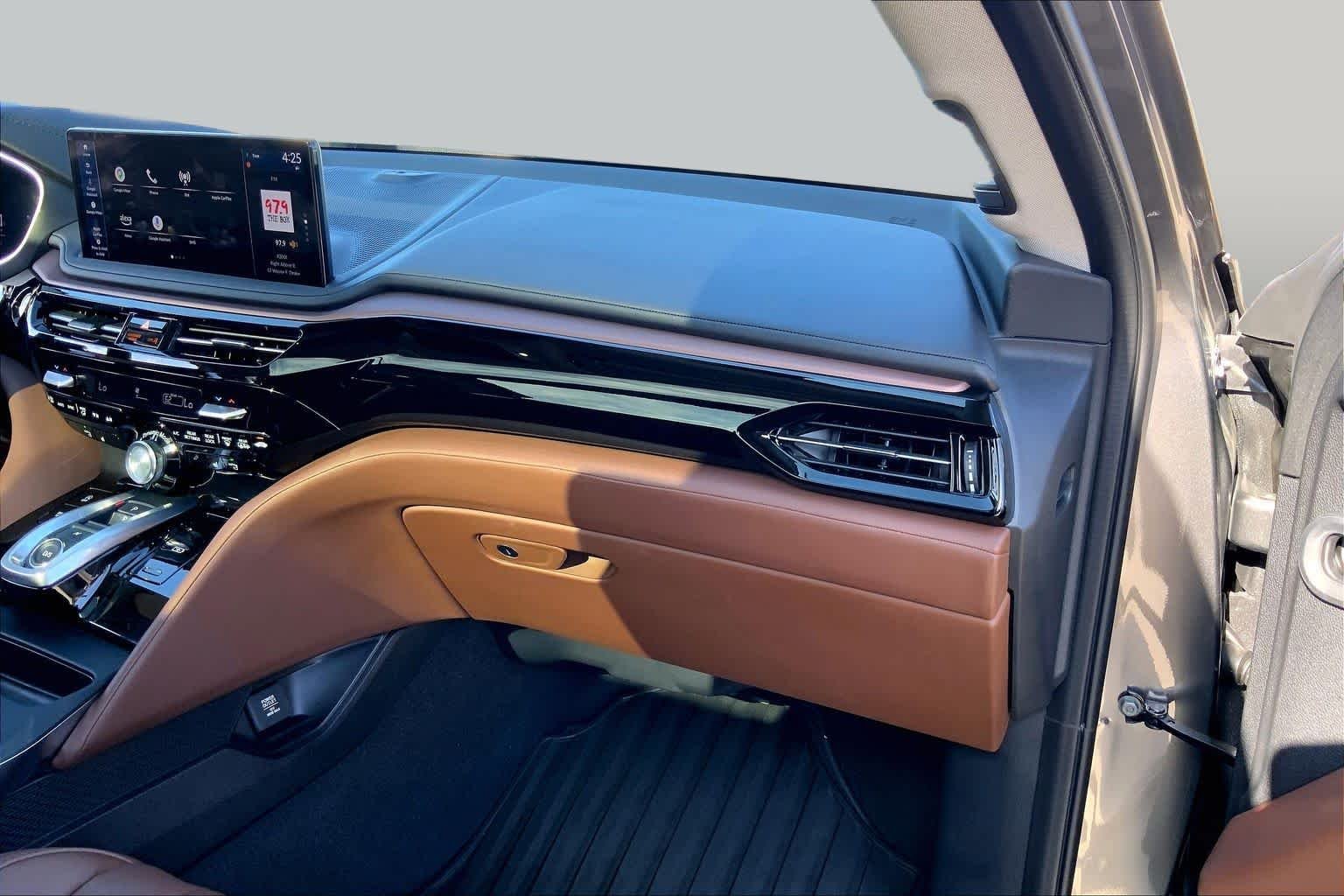 Used 2025 Liquid Carbon Metallic Acura w/Technology Package image 19