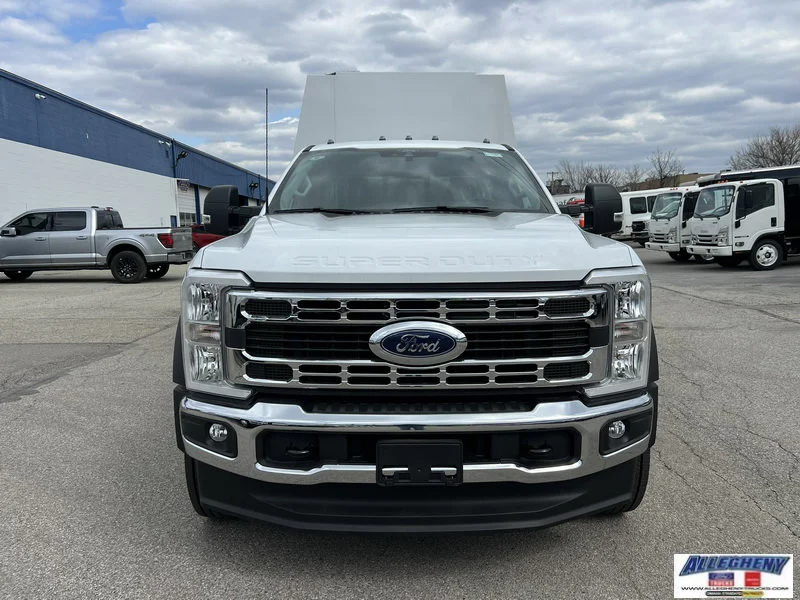 New 2026 Oxford White Ford F-550® XL image 3