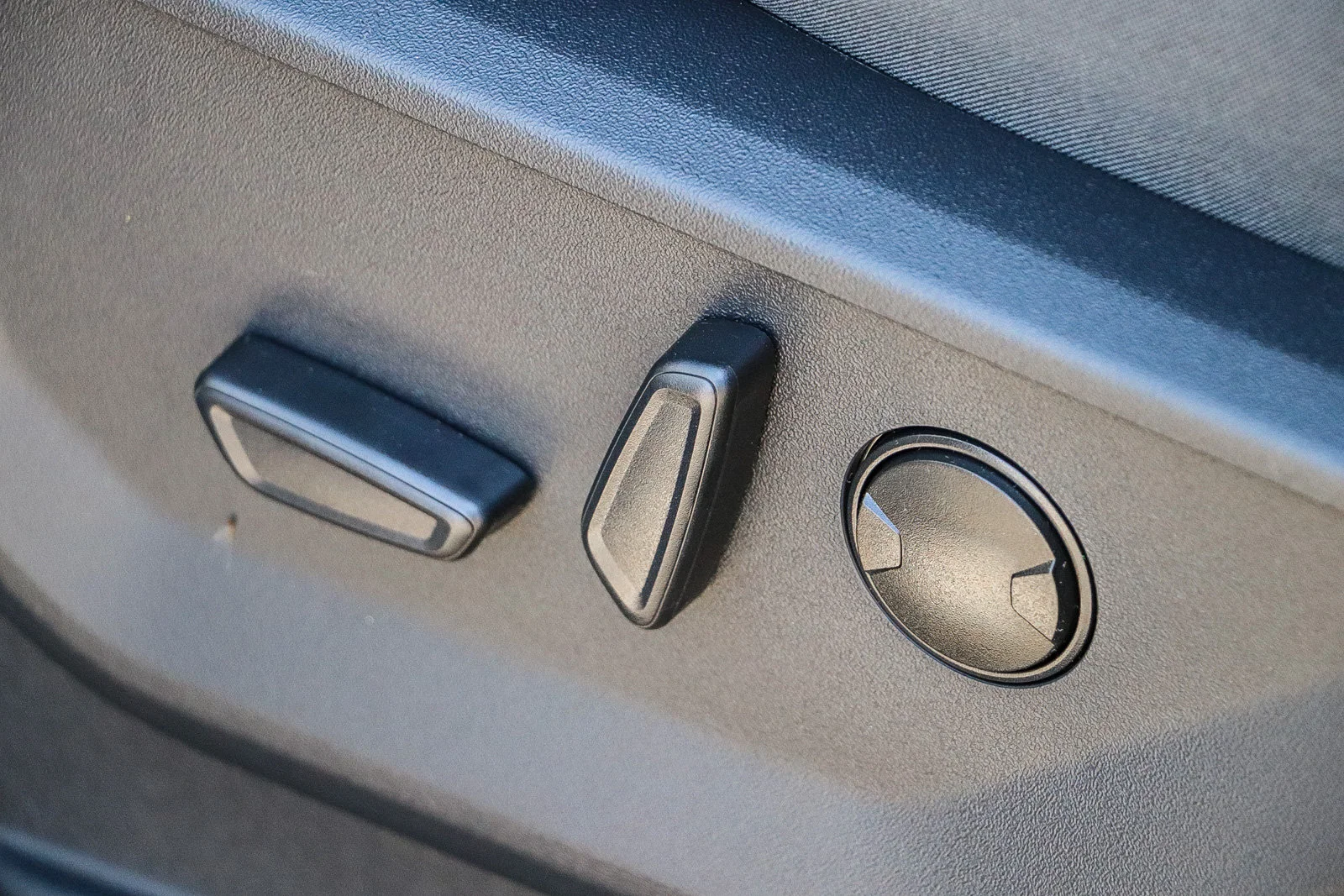 New 2027 Dark Matter Gray Metallic Ford MAX Active image 23
