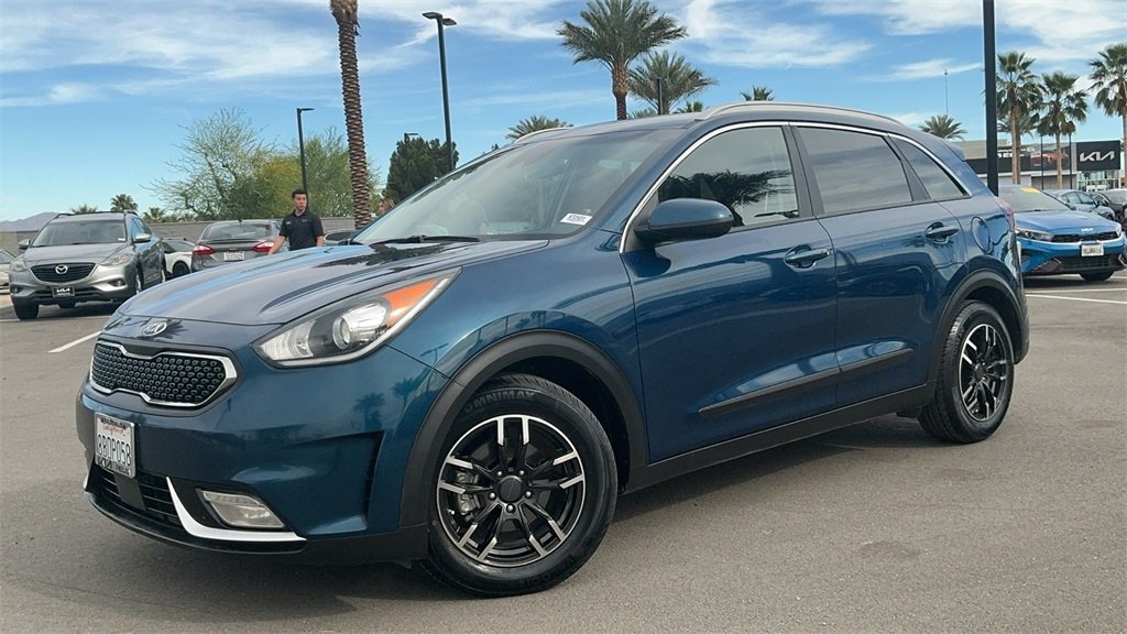 Used 2018 Kia Niro LX with VIN KNDCB3LC0J5132842 for sale in Indio, CA